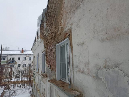 В одном из домов Старой Вичуги рушится несущая стена